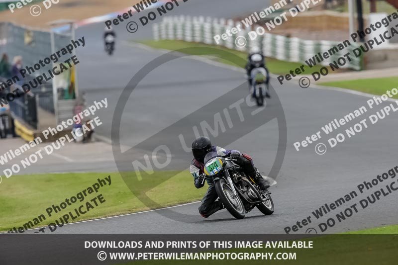 Vintage motorcycle club;eventdigitalimages;mallory park;mallory park trackday photographs;no limits trackdays;peter wileman photography;trackday digital images;trackday photos;vmcc festival 1000 bikes photographs